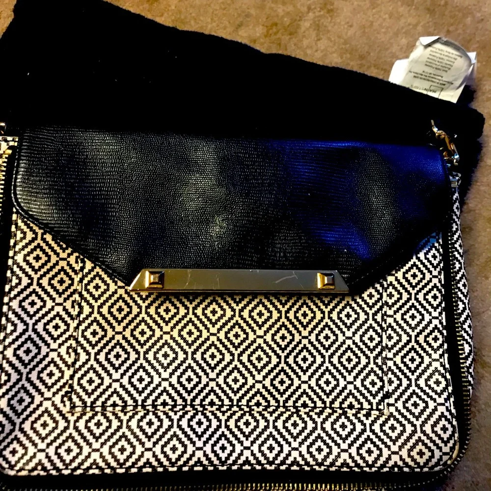 Purse - Picture 1 of 2
